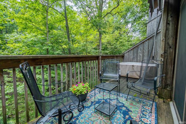 9451 S Pointe Lasalles Drive, Bloomington, IN 47401