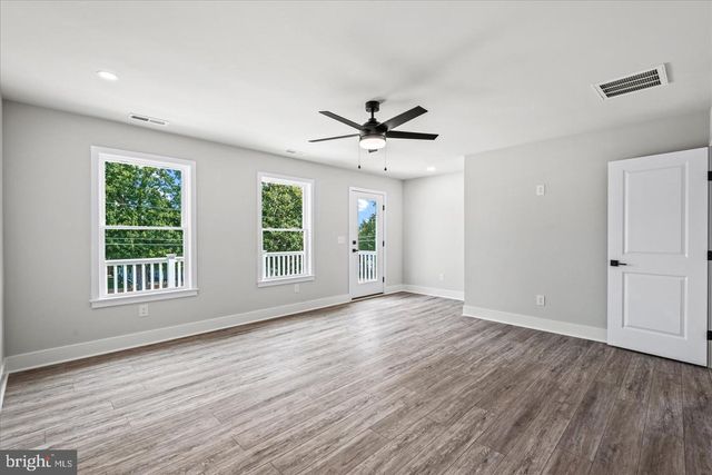 702 TAGGART ST, Colonial Beach, VA 22443