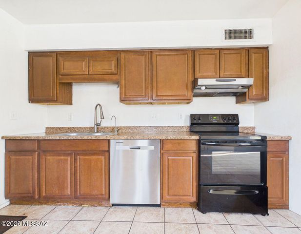 1852 W Record Street, Tucson, AZ 85705