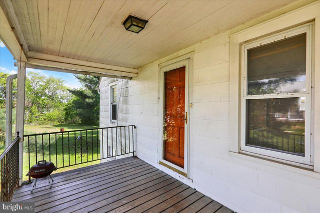 21 2ND ST, Birdsboro, PA 19508