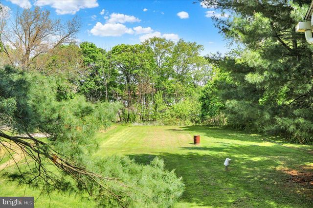 21 2ND ST, Birdsboro, PA 19508