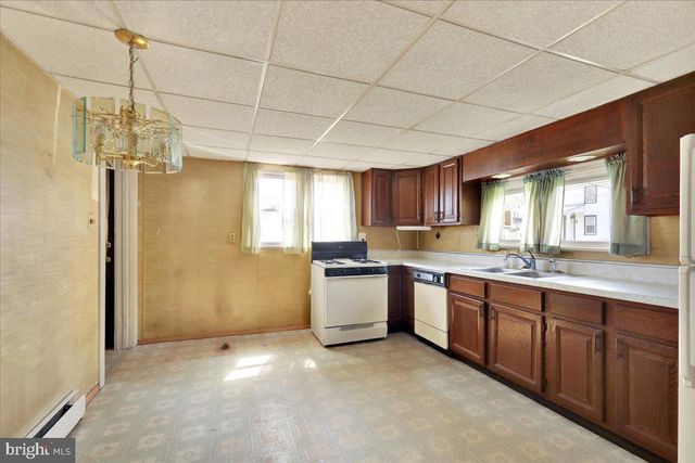 21 2ND ST, Birdsboro, PA 19508