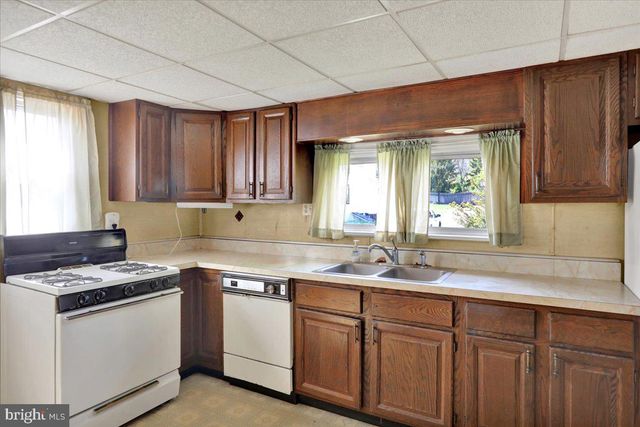 21 2ND ST, Birdsboro, PA 19508