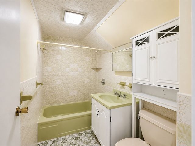 5 Parkdale Street B, Somerville, MA 02143