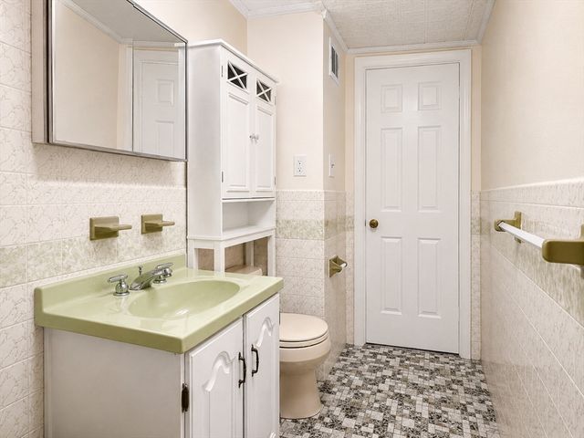 5 Parkdale Street B, Somerville, MA 02143