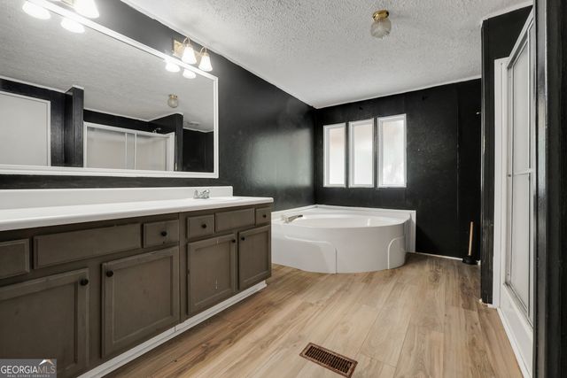 185 Oak Hill Drive, Forsyth, GA 31029