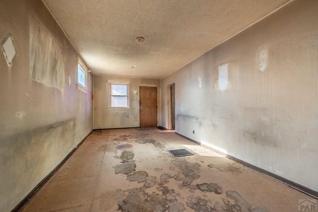 1008 Elm St, Pueblo, CO 81004