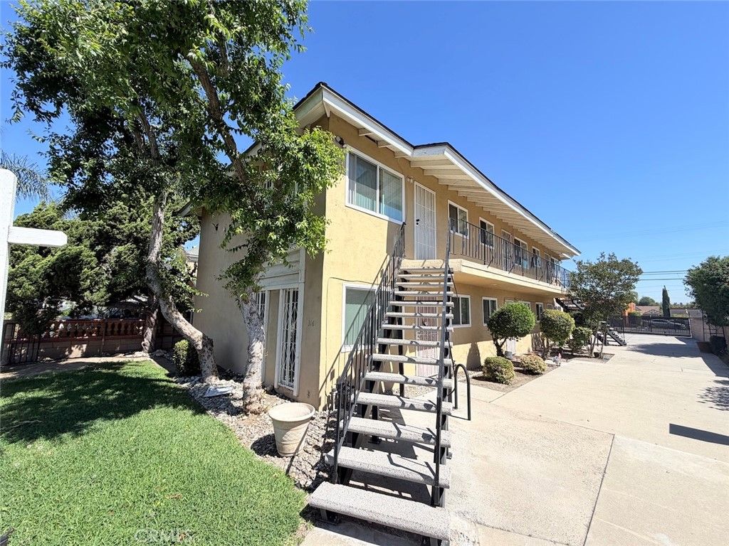 316 N San Gabriel Avenue A, Azusa, CA 91702