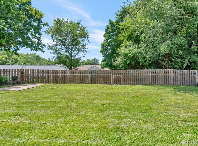 1363 Brandywine Lane, St Charles, MO 63376