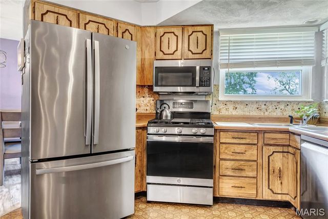 1363 Brandywine Lane, St Charles, MO 63376