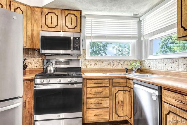 1363 Brandywine Lane, St Charles, MO 63376