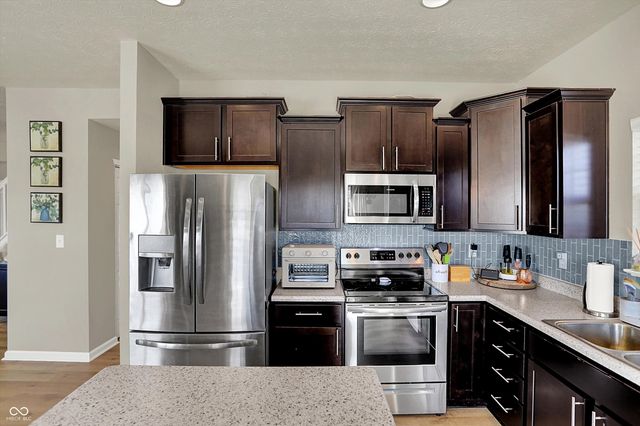 8207 Cagles Mill Trace, Avon, IN 46123