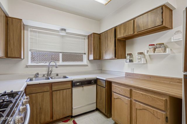 5760 LONGVIEW Drive, El Paso, TX 79924