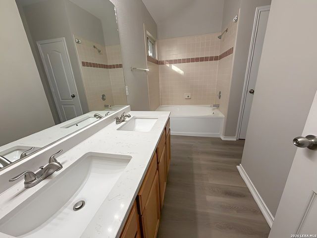 227 Red Hawk Rdg, San Antonio, TX 78258