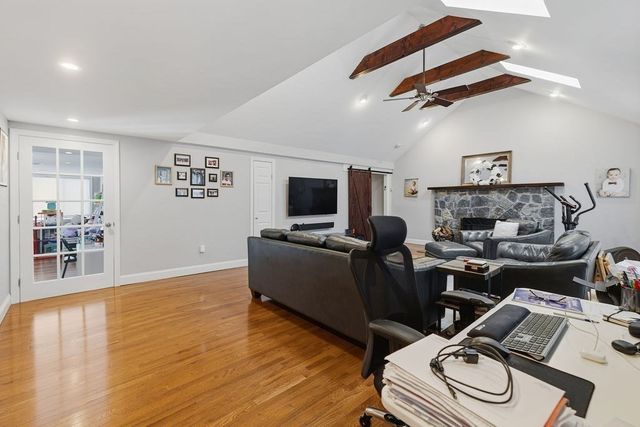 1 Newton St, Dartmouth, MA 02748