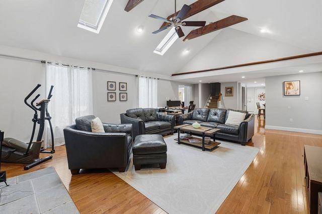 1 Newton St, Dartmouth, MA 02748