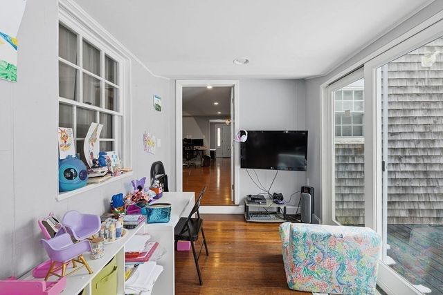 1 Newton St, Dartmouth, MA 02748