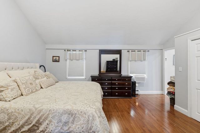 1 Newton St, Dartmouth, MA 02748