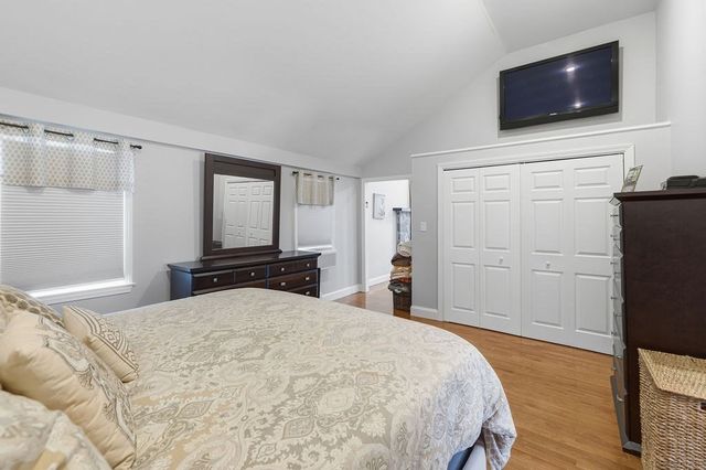 1 Newton St, Dartmouth, MA 02748