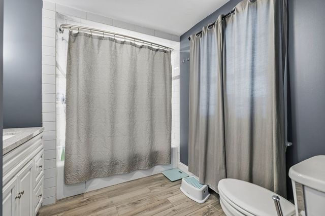 1 Newton St, Dartmouth, MA 02748