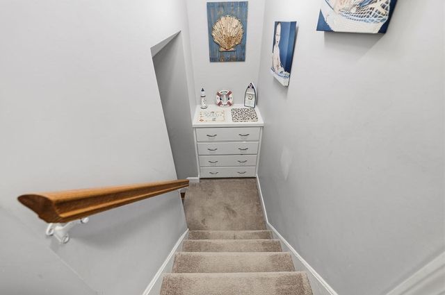 1 Newton St, Dartmouth, MA 02748