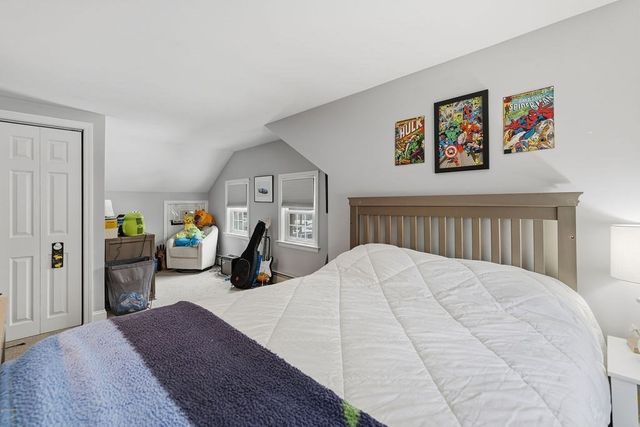 1 Newton St, Dartmouth, MA 02748