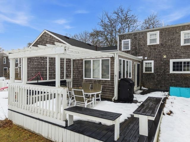 1 Newton St, Dartmouth, MA 02748