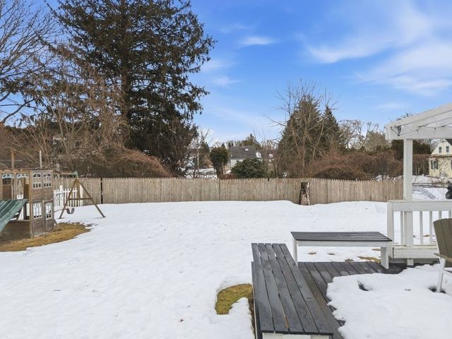 1 Newton St, Dartmouth, MA 02748