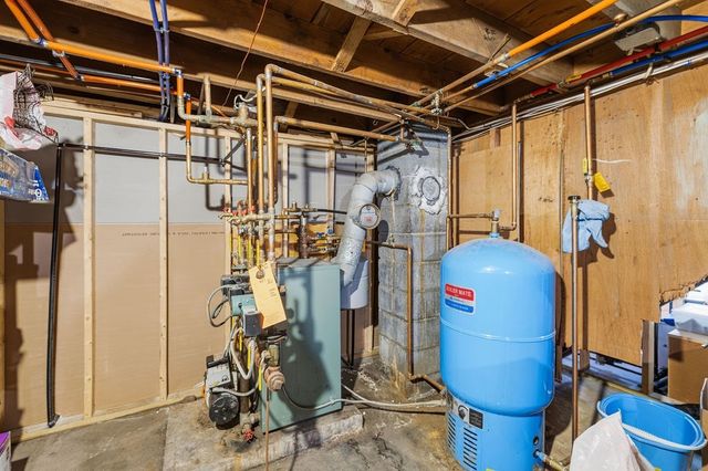 1 Newton St, Dartmouth, MA 02748