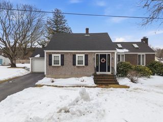 1 Newton St, Dartmouth, MA 02748