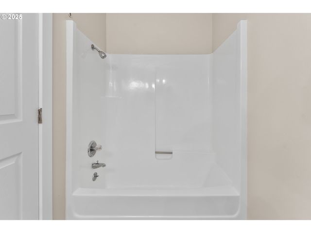 1822 Ne BARBERRY Dr, Hillsboro, OR 97124
