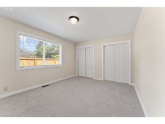 1822 Ne BARBERRY Dr, Hillsboro, OR 97124