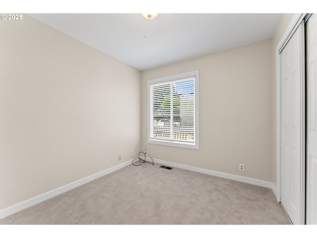 1822 Ne BARBERRY Dr, Hillsboro, OR 97124