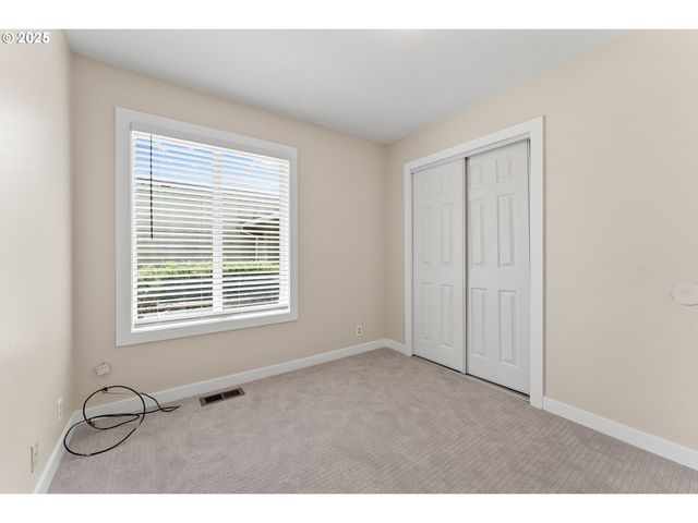 1822 Ne BARBERRY Dr, Hillsboro, OR 97124