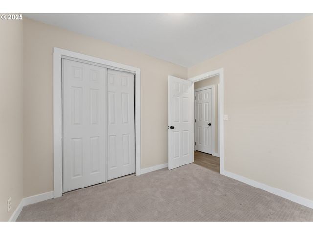 1822 Ne BARBERRY Dr, Hillsboro, OR 97124
