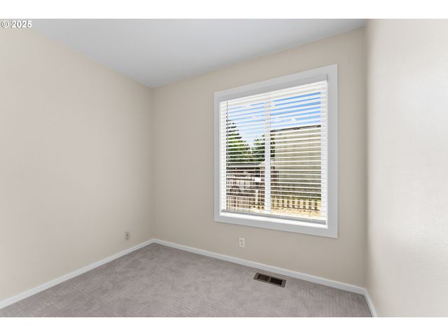 1822 Ne BARBERRY Dr, Hillsboro, OR 97124