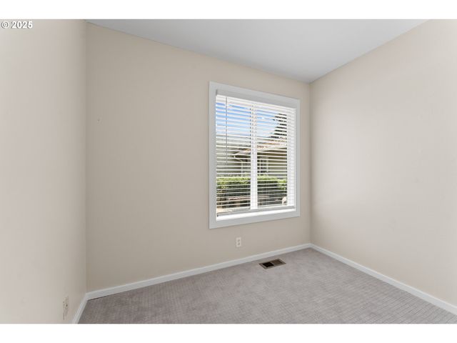 1822 Ne BARBERRY Dr, Hillsboro, OR 97124