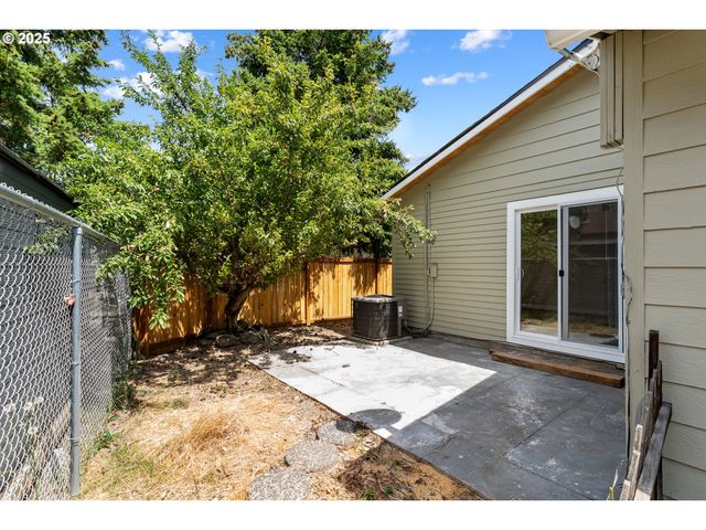 1822 Ne BARBERRY Dr, Hillsboro, OR 97124
