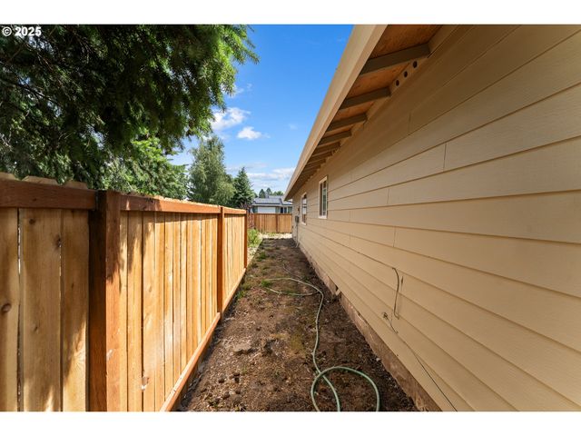 1822 Ne BARBERRY Dr, Hillsboro, OR 97124