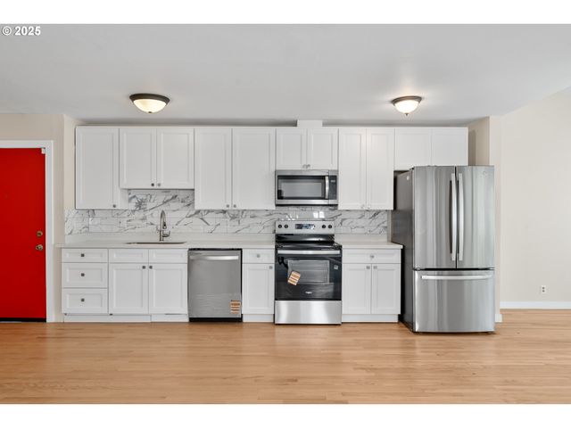 1822 Ne BARBERRY Dr, Hillsboro, OR 97124
