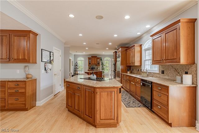 7775 Woodlands Trail, Chesterland, OH 44026