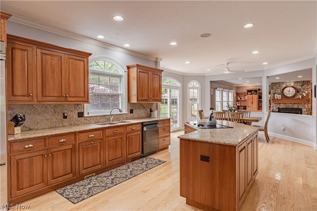 7775 Woodlands Trail, Chesterland, OH 44026