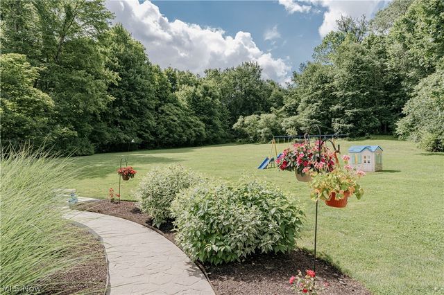 7775 Woodlands Trail, Chesterland, OH 44026