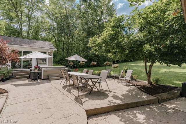 7775 Woodlands Trail, Chesterland, OH 44026