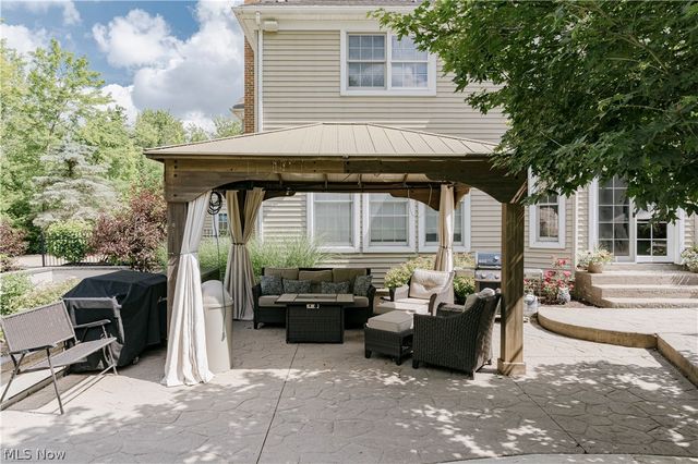 7775 Woodlands Trail, Chesterland, OH 44026