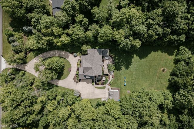7775 Woodlands Trail, Chesterland, OH 44026