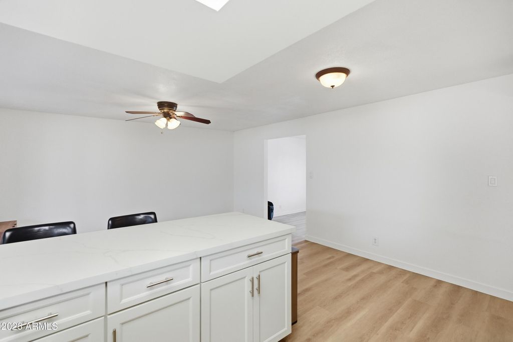 Image 13 of property listing at 556 N HOBSON Plaza, Mesa, AZ 85203