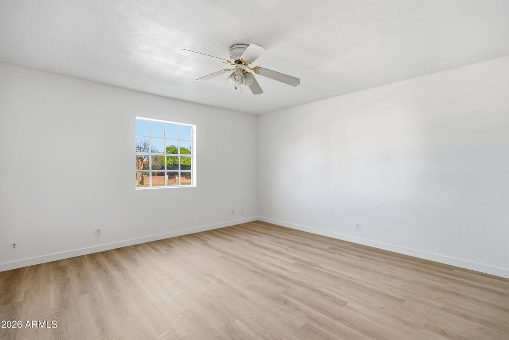Image 14 of property listing at 556 N HOBSON Plaza, Mesa, AZ 85203