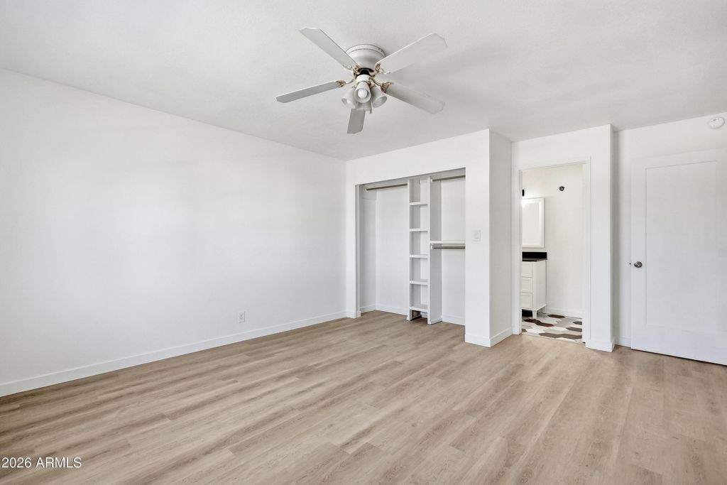 Image 15 of property listing at 556 N HOBSON Plaza, Mesa, AZ 85203