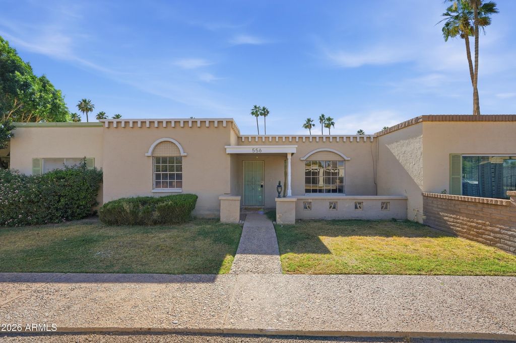 Image 2 of property listing at 556 N HOBSON Plaza, Mesa, AZ 85203